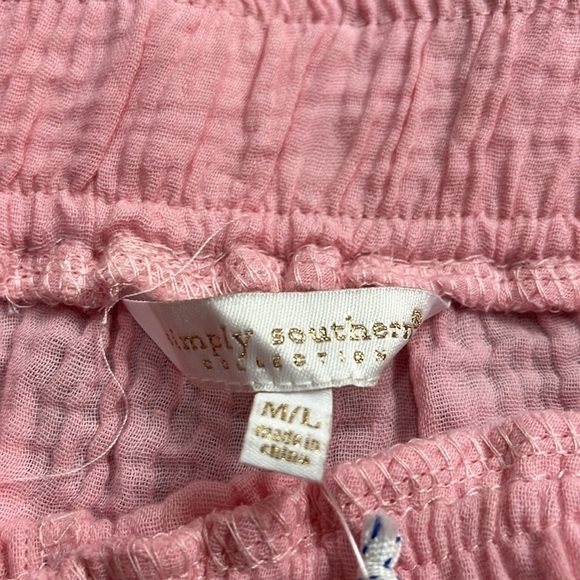 NWT-simply Southern-M/L-pink- elastic waistband, lightweight, pull- on shorts. - Picture 3 of 11
